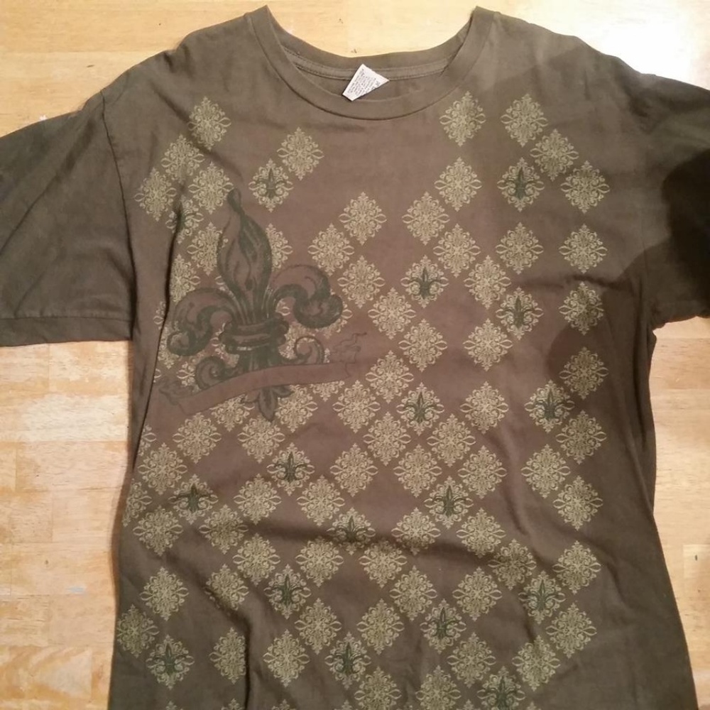 Fleur-de-lis Graphic Tee